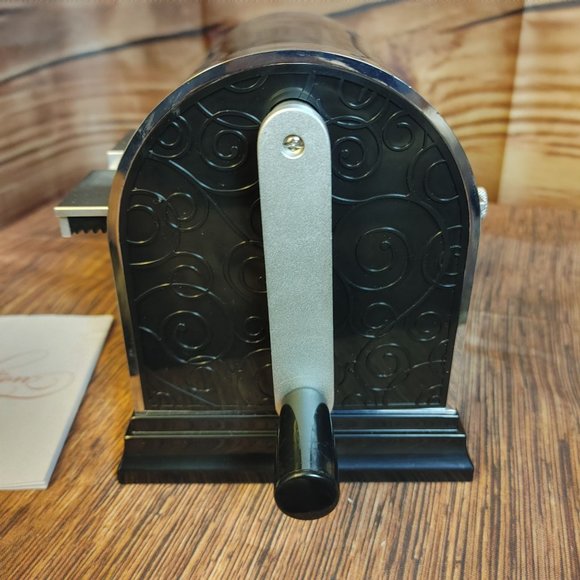 Quick Cuts Reveloution RV05734  DieCut Cutting Machine - Picture 3 of 6